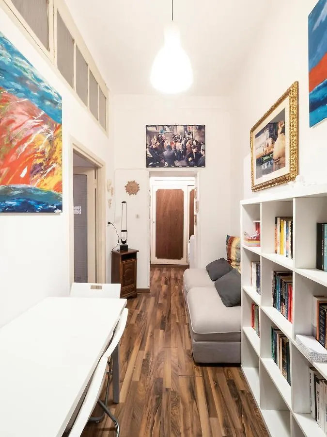Central Apartment In Trastevere Roma